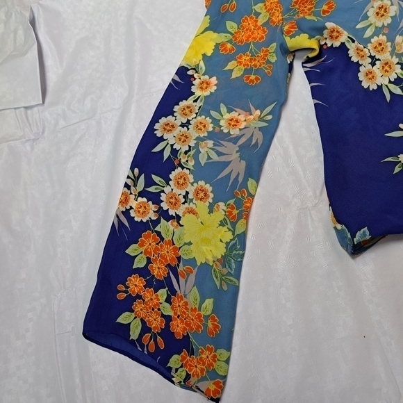 Guess Floral V-Neck Blouse - Blue and Yellow - Picture 9 of 10